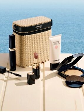 LIMITED EDITION CHANEL Les Beiges Gift Set Summer Essentials NEW